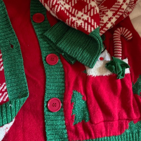 Ugly Sweater - Picture 2 of 8